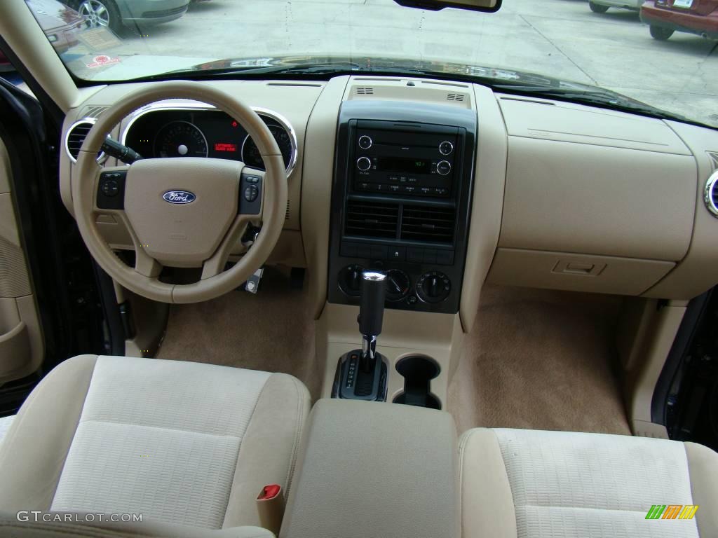 2008 Explorer XLT - Black / Camel photo #15