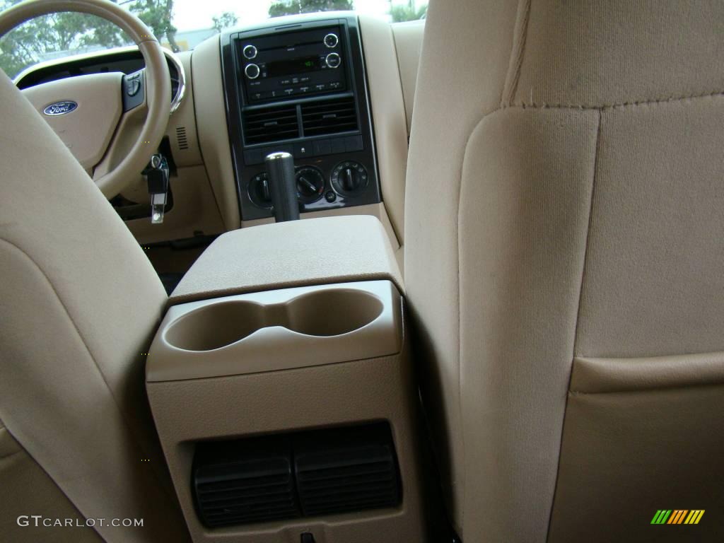 2008 Explorer XLT - Black / Camel photo #16