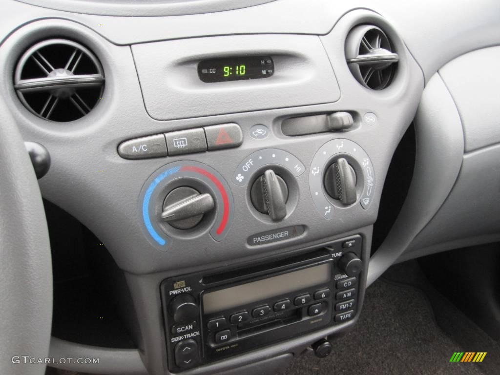 2002 Toyota ECHO Coupe Controls Photo #22852219