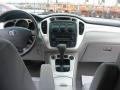 Millenium Silver Metallic - Highlander V6 4WD Photo No. 13