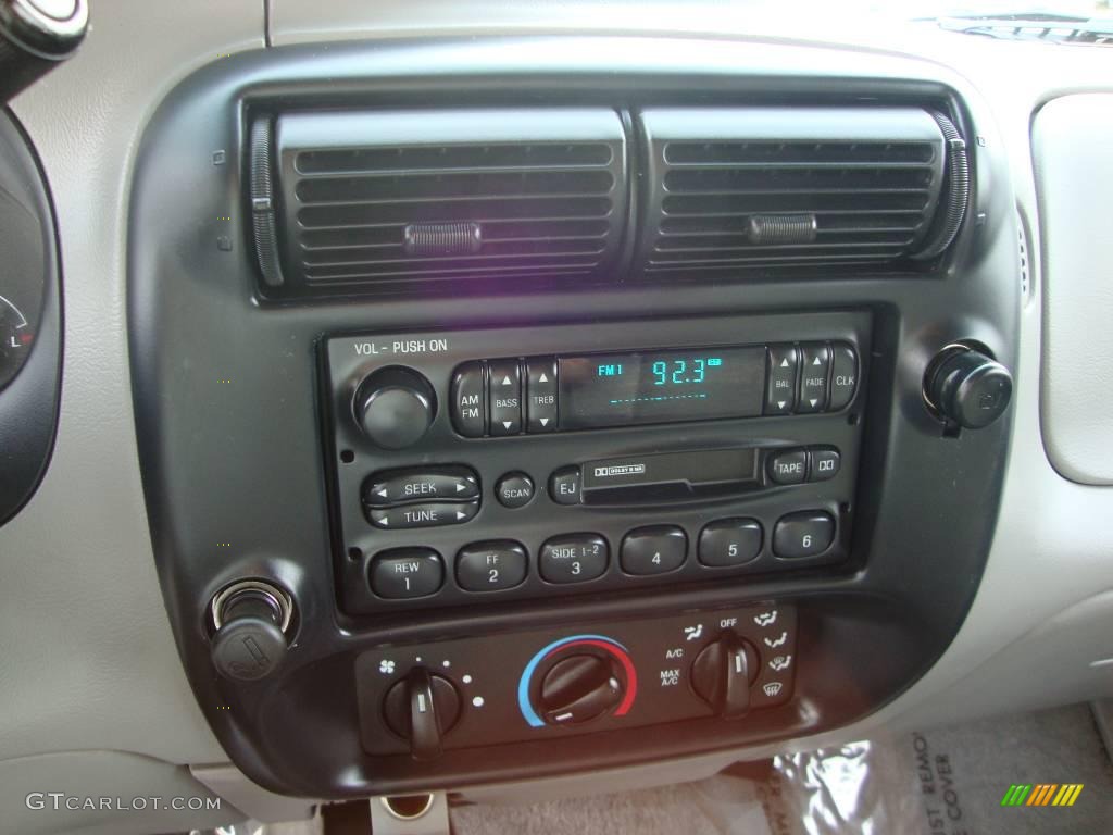 1997 Ranger Splash Extended Cab - Toreador Red Metallic / Medium Graphite photo #21