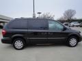 2007 Brilliant Black Crystal Pearl Chrysler Town & Country Limited  photo #2