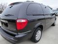 2007 Brilliant Black Crystal Pearl Chrysler Town & Country Limited  photo #3