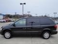 2007 Brilliant Black Crystal Pearl Chrysler Town & Country Limited  photo #6