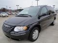 2007 Brilliant Black Crystal Pearl Chrysler Town & Country Limited  photo #7