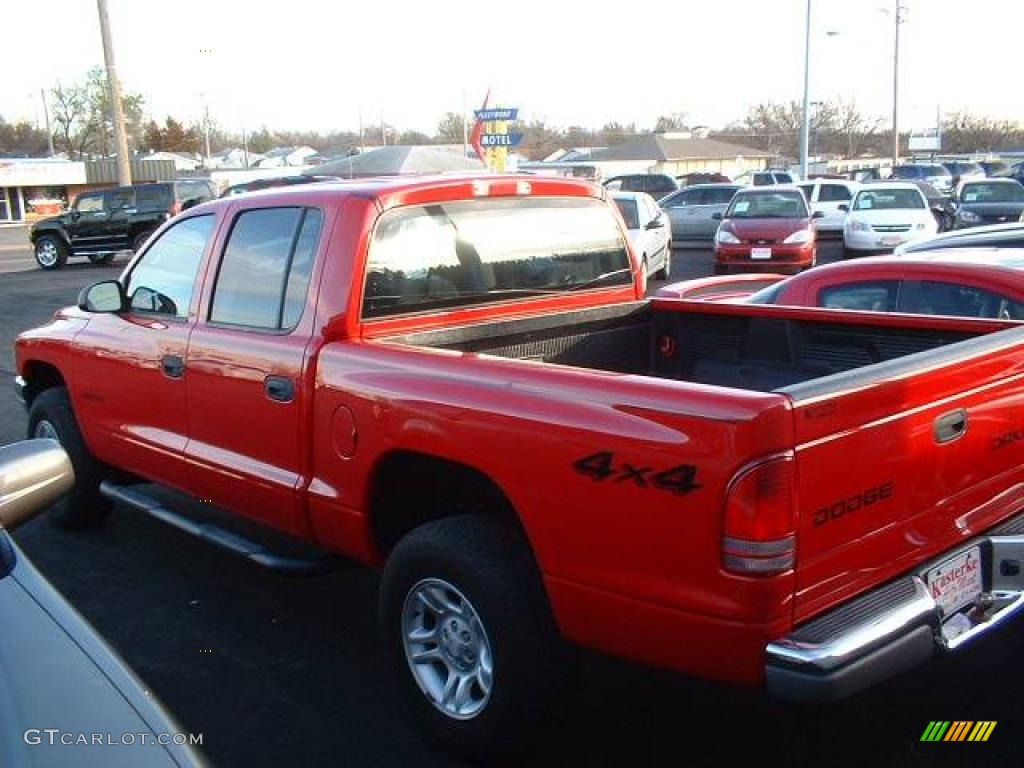 2004 Dakota SLT Quad Cab 4x4 - Flame Red / Dark Slate Gray photo #6