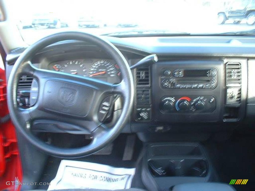 2004 Dakota SLT Quad Cab 4x4 - Flame Red / Dark Slate Gray photo #11