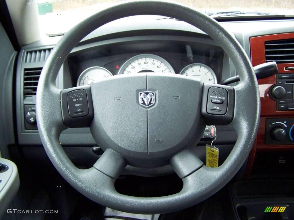 2005 Dakota SLT Quad Cab - Bright White / Medium Slate Gray photo #18