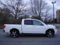 2004 White Nissan Titan LE Crew Cab  photo #9