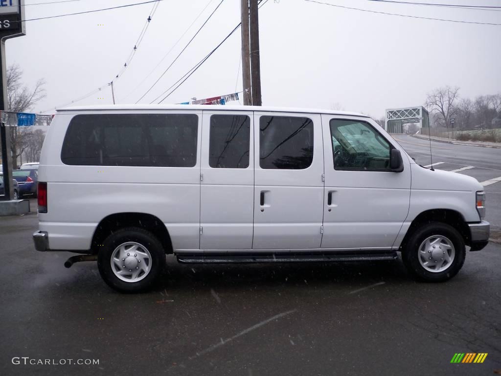 2009 E Series Van E350 Super Duty XLT Passenger - Oxford White / Medium Pebble photo #4