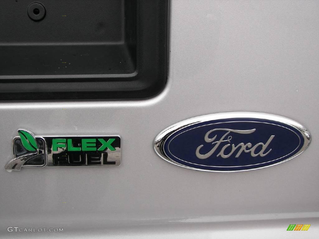 2009 E Series Van E350 Super Duty XLT Passenger - Brilliant Silver Metallic / Medium Flint photo #18