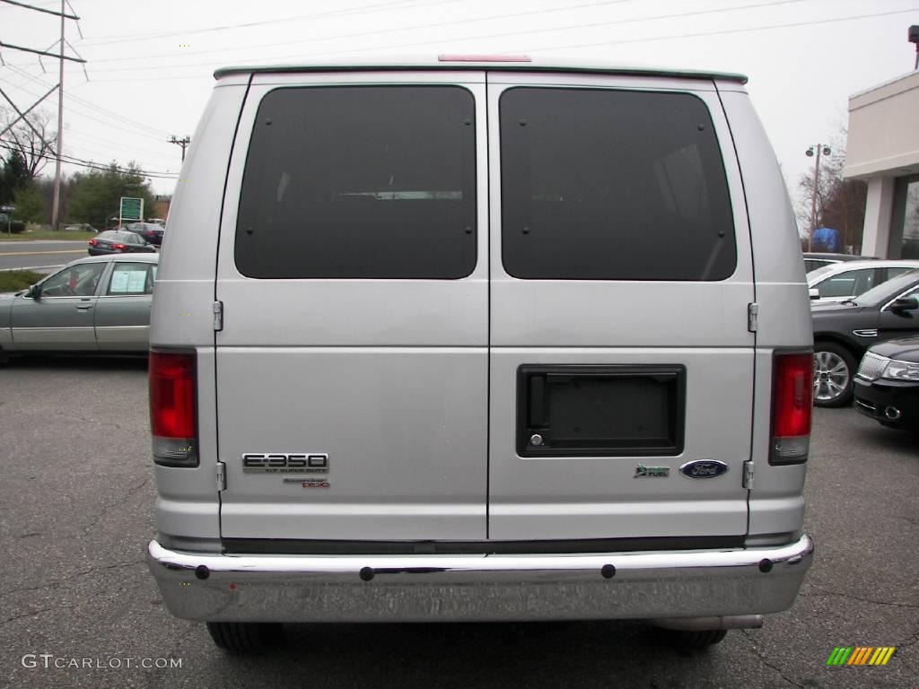 2009 E Series Van E350 Super Duty XLT Passenger - Brilliant Silver Metallic / Medium Flint photo #21