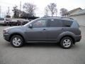 2010 Graphite Gray Pearl Mitsubishi Outlander ES  photo #2