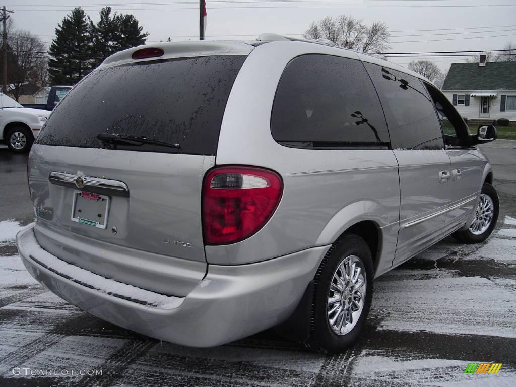 2003 Town & Country Limited - Bright Silver Metallic / Navy Blue photo #5