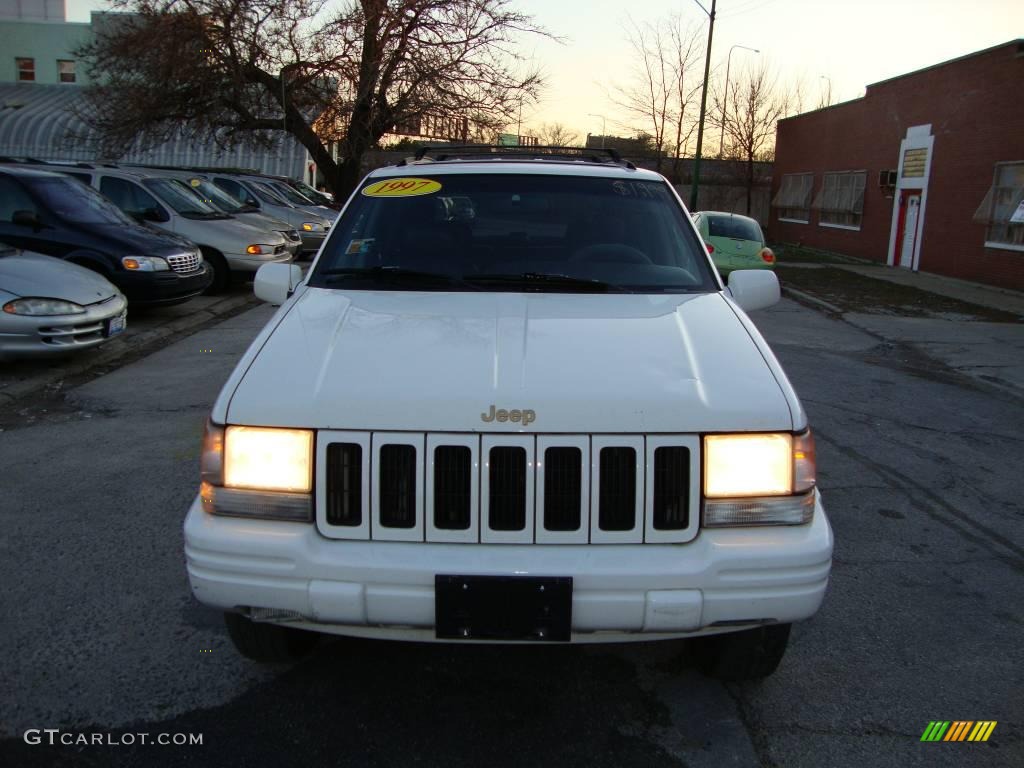 Stone White Jeep Grand Cherokee