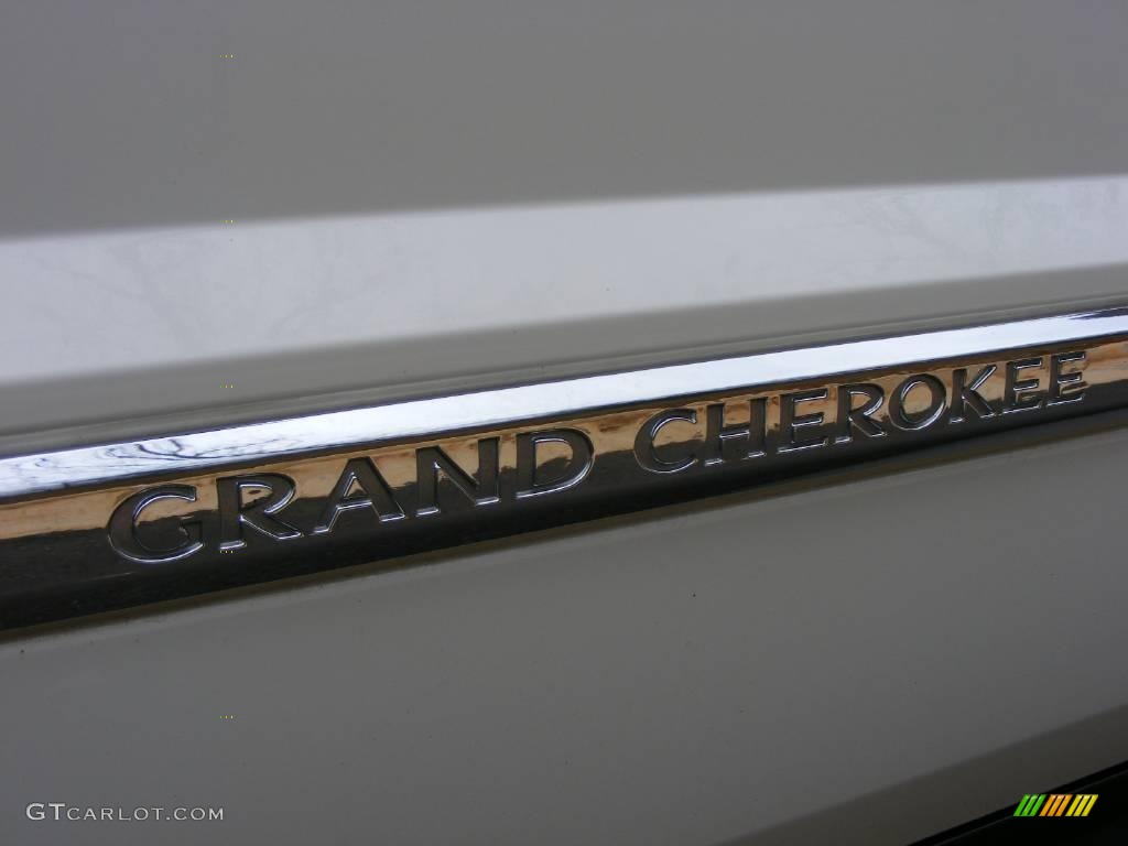 2007 Grand Cherokee Limited 4x4 - Stone White / Medium Slate Gray photo #43
