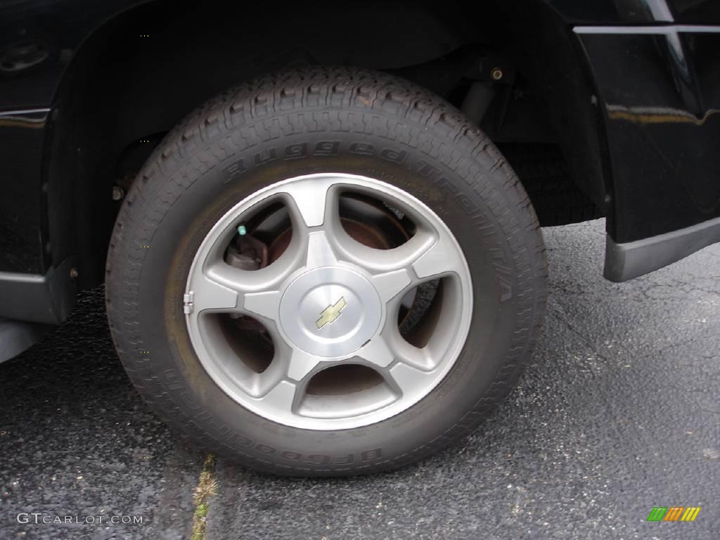 2004 TrailBlazer EXT LS 4x4 - Black / Pewter photo #6