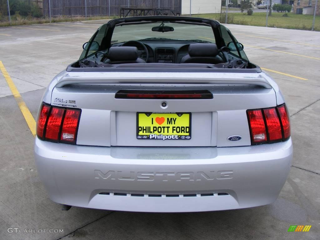 2000 Mustang V6 Convertible - Silver Metallic / Dark Charcoal photo #4