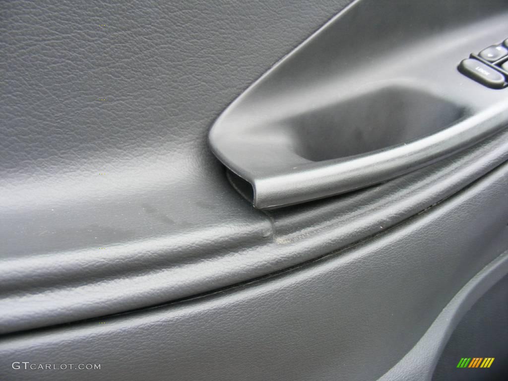 2000 Mustang V6 Convertible - Silver Metallic / Dark Charcoal photo #32