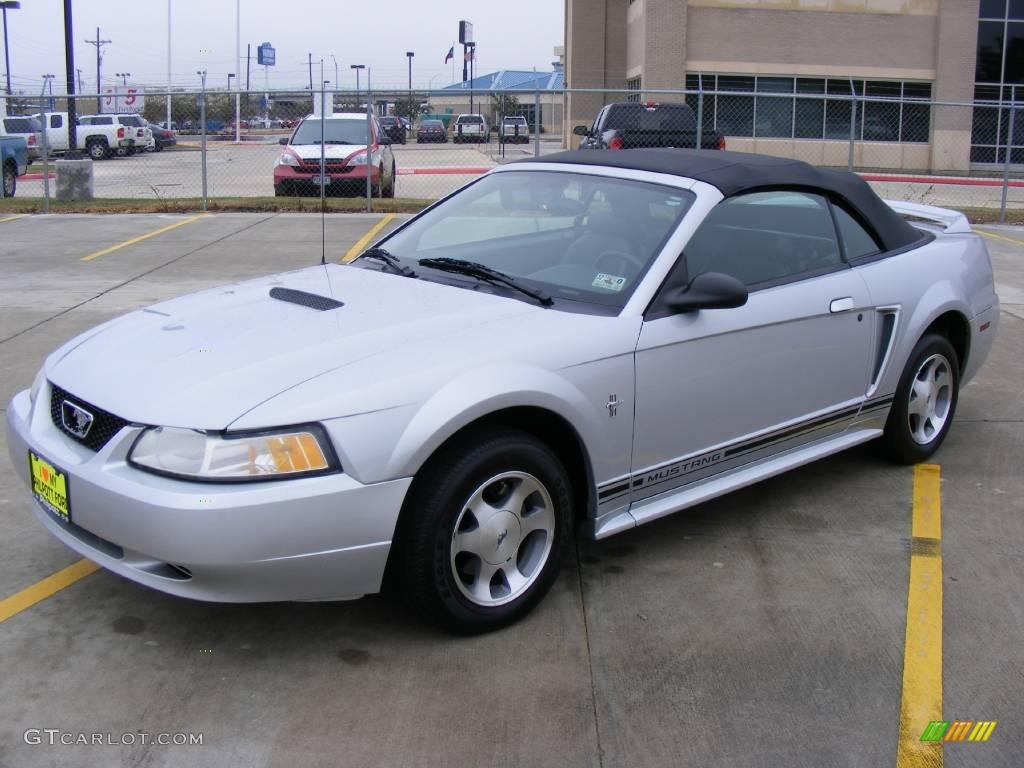 2000 Mustang V6 Convertible - Silver Metallic / Dark Charcoal photo #49