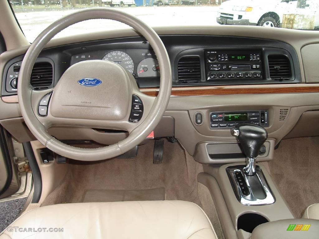 2001 Crown Victoria LX - Arizona Beige Metallic / Medium Parchment photo #16