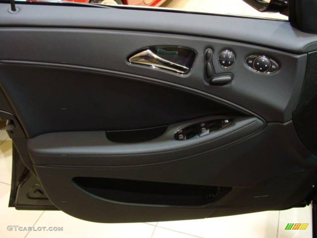 2010 CLS 550 - Black / Black photo #7