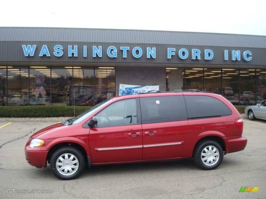 2007 Town & Country Touring - Inferno Red Crystal Pearl / Medium Slate Gray photo #1