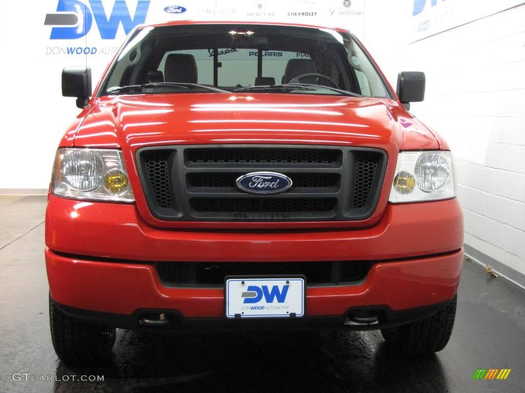 2005 F150 STX SuperCab 4x4 - Bright Red / Medium Flint Grey photo #8