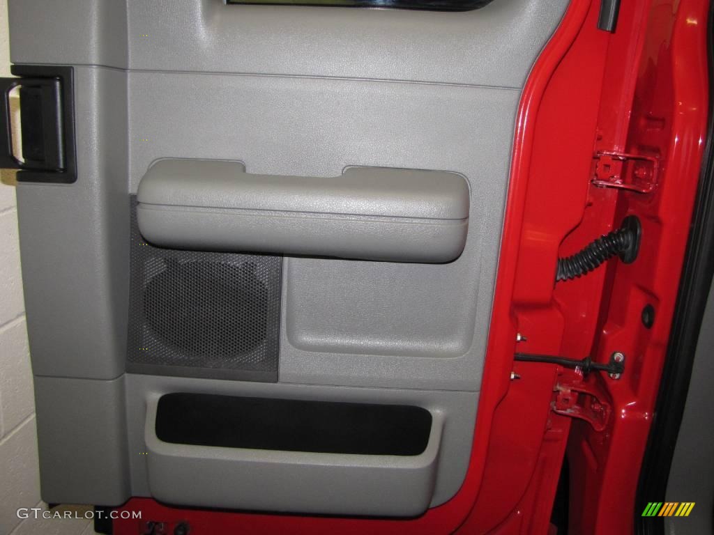 2005 F150 STX SuperCab 4x4 - Bright Red / Medium Flint Grey photo #16