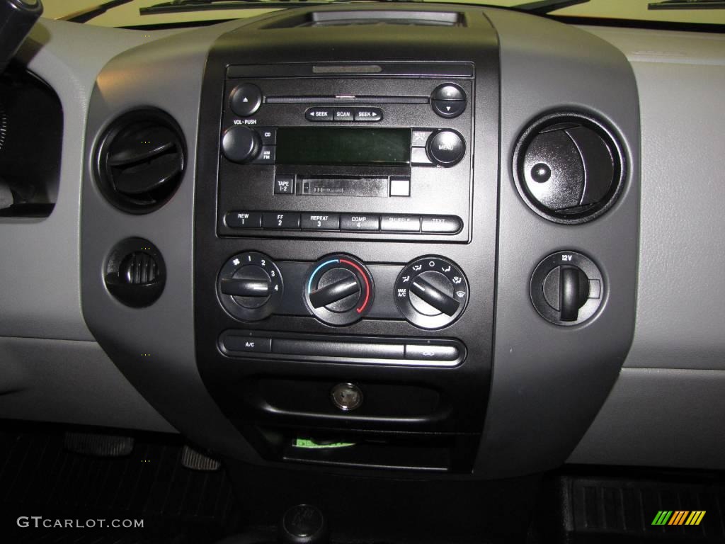 2005 F150 STX SuperCab 4x4 - Bright Red / Medium Flint Grey photo #18
