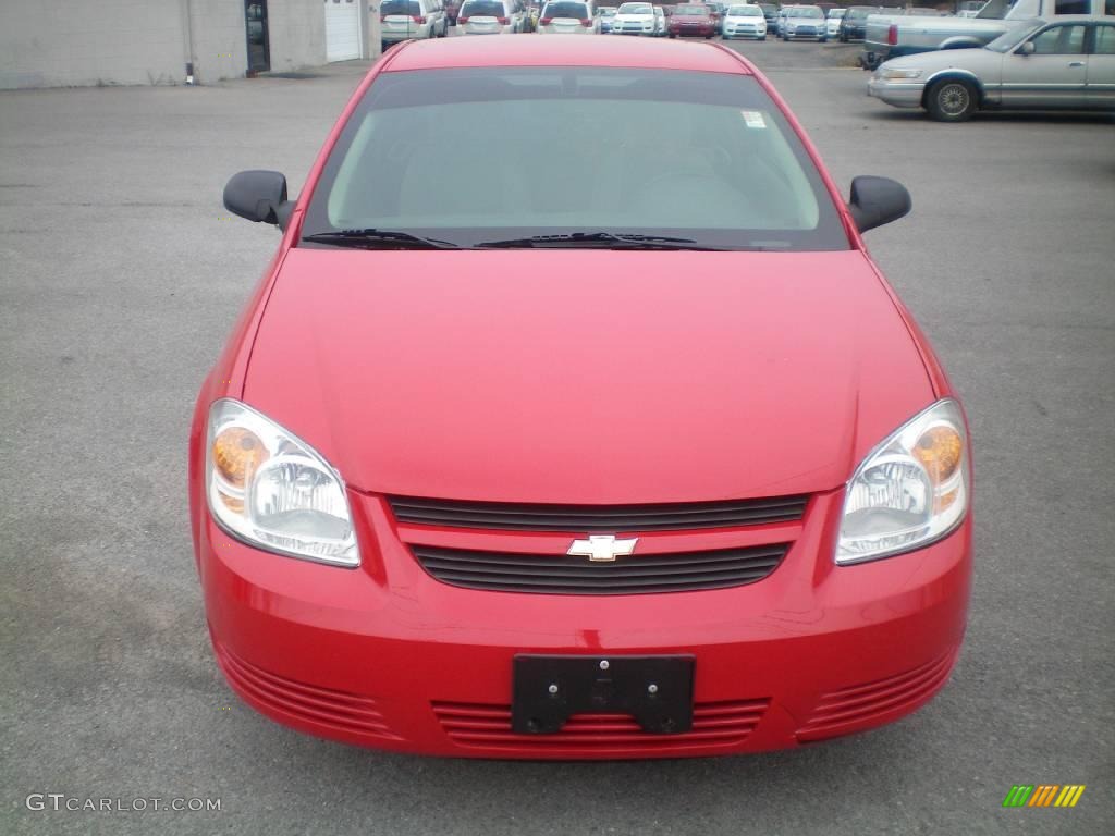 2007 Cobalt LS Coupe - Victory Red / Gray photo #12