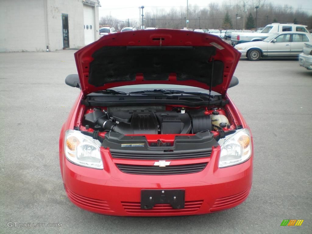 2007 Cobalt LS Coupe - Victory Red / Gray photo #13