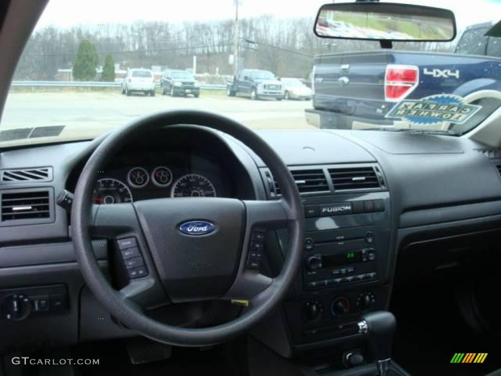 2007 Fusion SE - Tungsten Grey Metallic / Charcoal Black photo #12