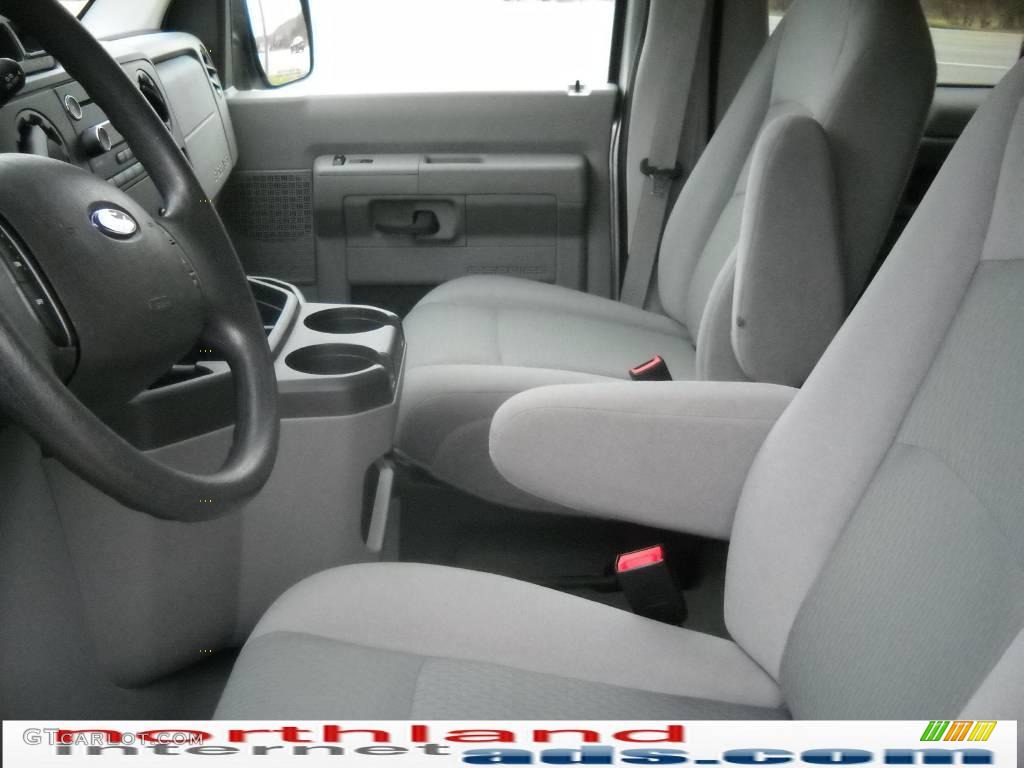 2009 E Series Van E350 Super Duty XLT Passenger - Brilliant Silver Metallic / Medium Flint photo #8