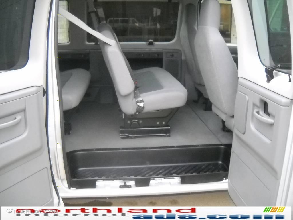2009 E Series Van E350 Super Duty XLT Passenger - Brilliant Silver Metallic / Medium Flint photo #13