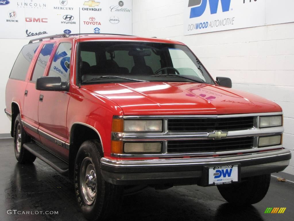 1999 Suburban C2500 LS - Victory Red / Red photo #1