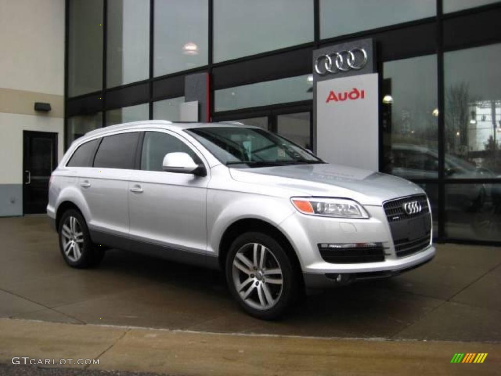 2007 Q7 4.2 Premium quattro - Light Silver Metallic / Black photo #1