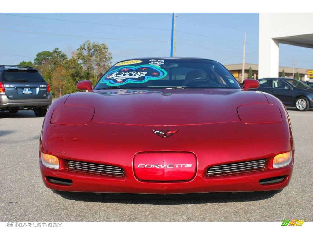 2004 Corvette Coupe - Magnetic Red Metallic / Light Oak photo #8