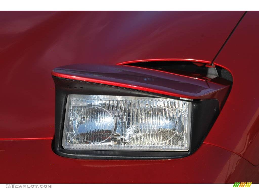 2004 Corvette Coupe - Magnetic Red Metallic / Light Oak photo #9