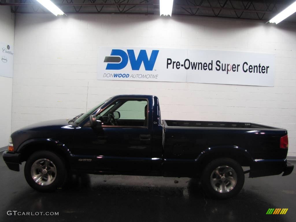 2003 S10 LS Regular Cab - Indigo Blue Metallic / Graphite photo #5