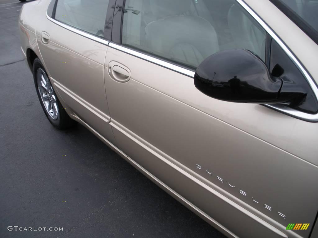 2001 300 M Sedan - Champagne Pearl / Sandstone photo #6