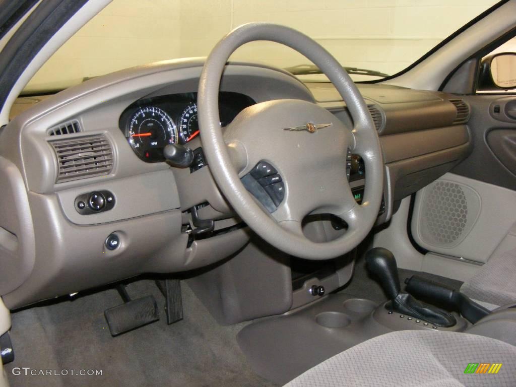 2006 Sebring Sedan - Linen Gold Metallic Pearl / Light Taupe photo #11