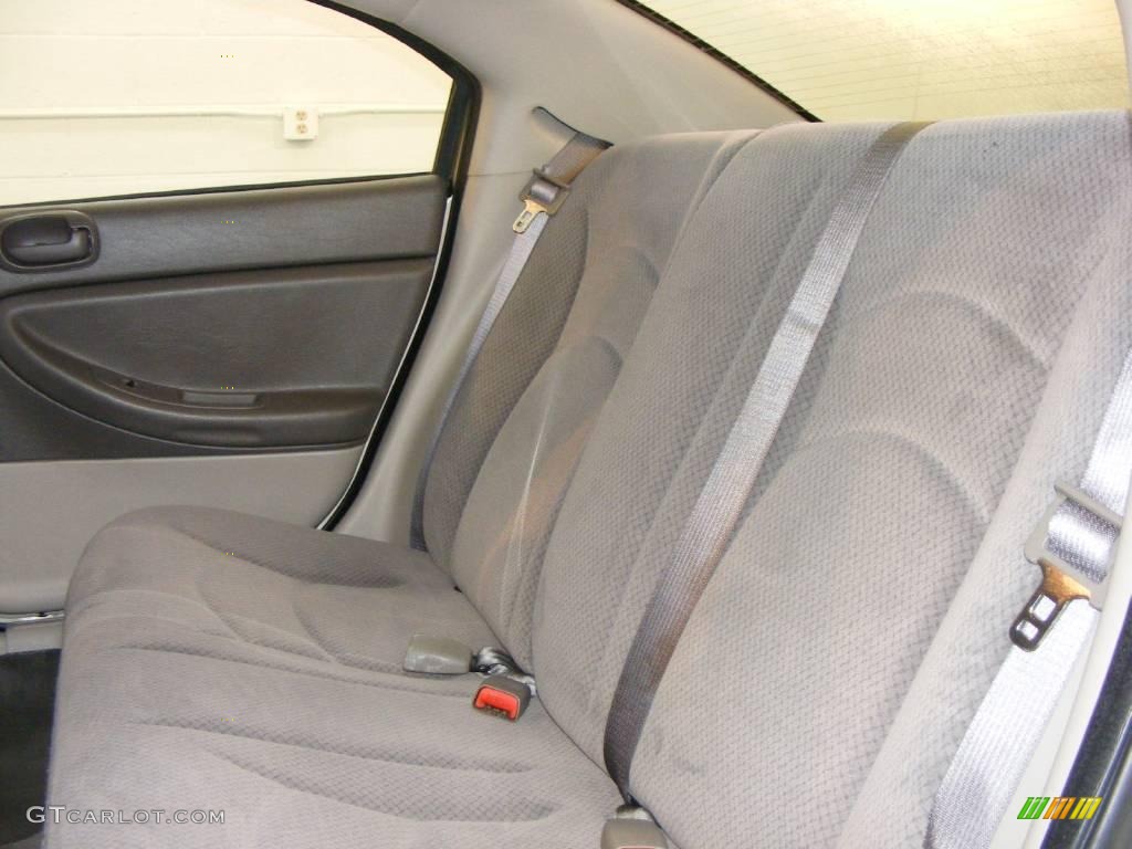 2006 Sebring Sedan - Linen Gold Metallic Pearl / Light Taupe photo #16