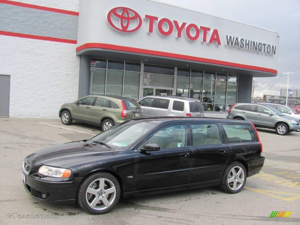 2005 V70 R AWD - Black / R Gobi Sand/Metallic photo #1