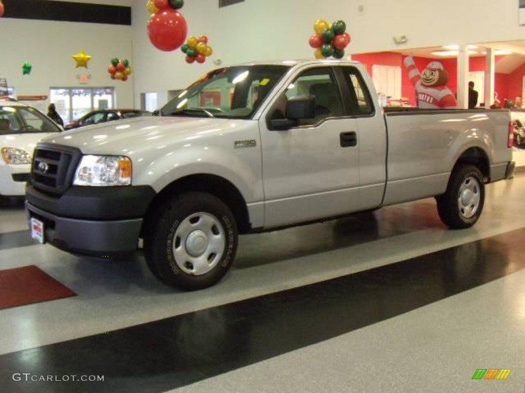 2006 F150 XL Regular Cab - Silver Metallic / Medium/Dark Flint photo #1