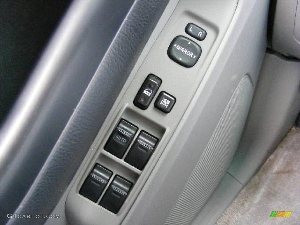 2004 4Runner SR5 4x4 - Galactic Gray Mica / Stone photo #21