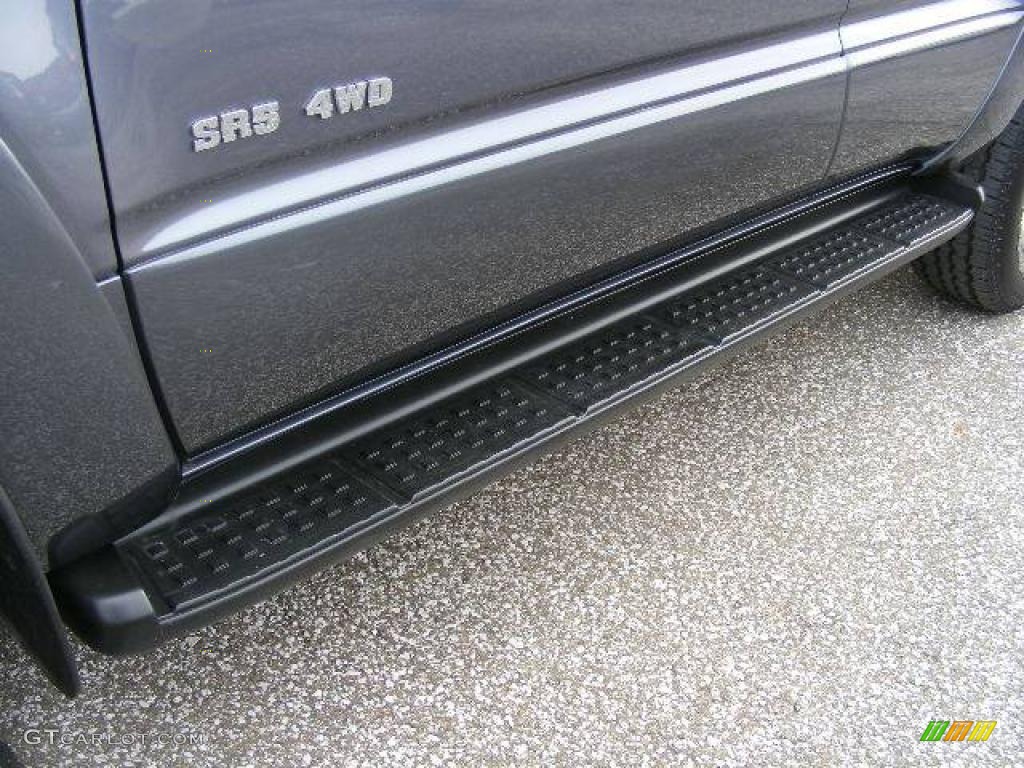 2004 4Runner SR5 4x4 - Galactic Gray Mica / Stone photo #25