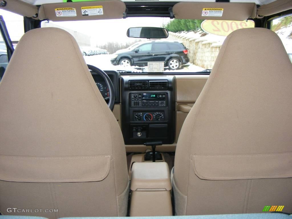 2002 Wrangler Sahara 4x4 - Black / Camel Beige/Dark Green photo #23