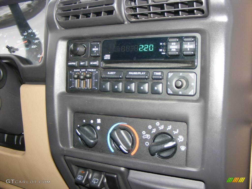 2002 Wrangler Sahara 4x4 - Black / Camel Beige/Dark Green photo #25
