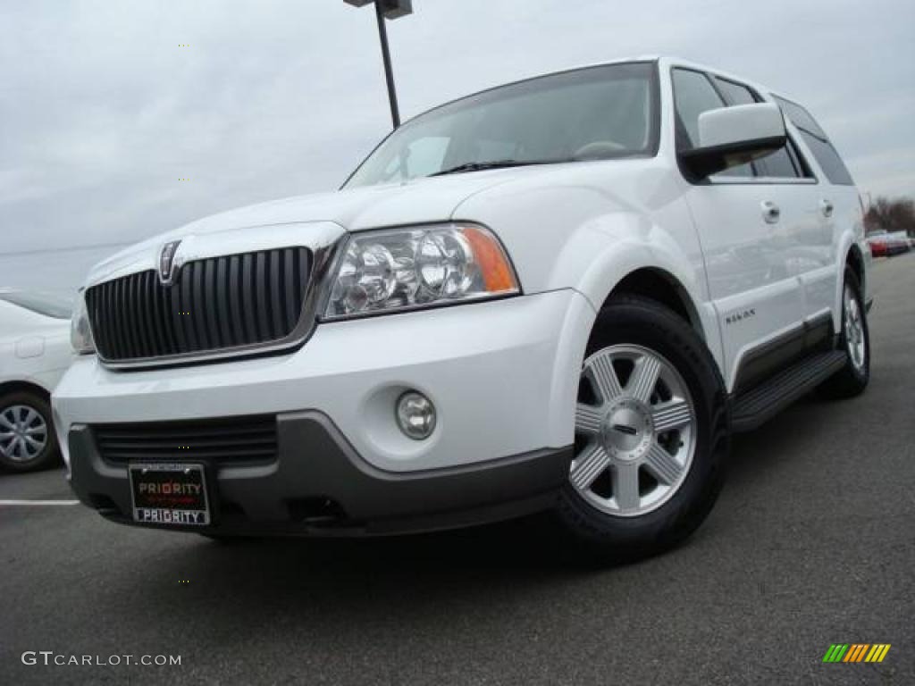 2004 Navigator Luxury 4x4 - Oxford White / Light Parchment photo #1